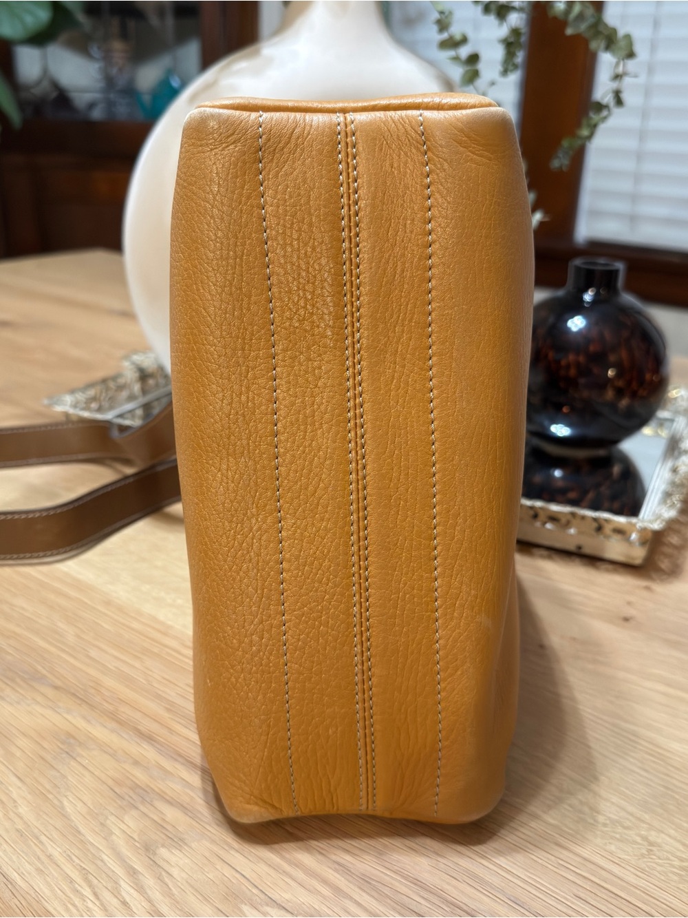 Loewe Vintage Anagram Embossed Camel Gold Leather Camera Shoulder Bag Amazona - Picture 8 of 10